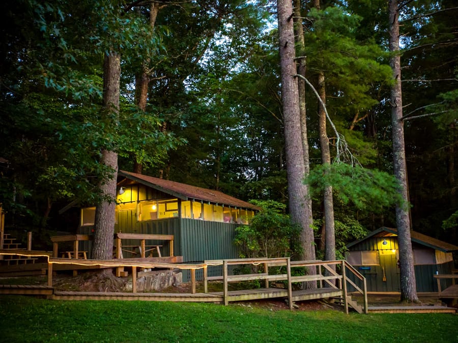 cabin-at-night