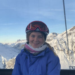 girl skiing